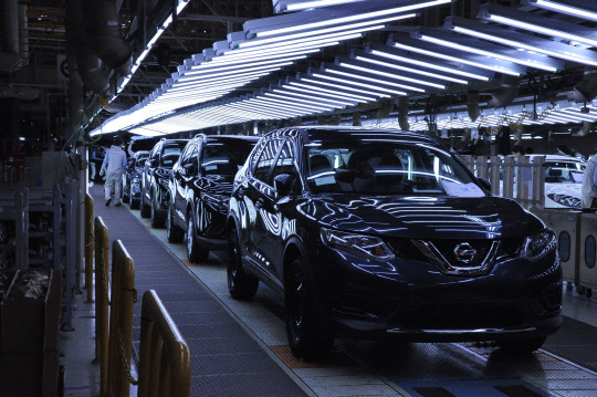 르노삼성자동차 부산공장 내 닛산 로그 생산 모습.  르노삼성자동차 제공